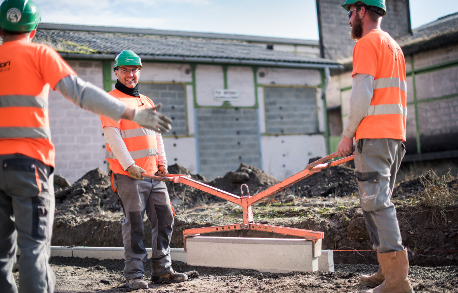 Travaux de réaménagement de voirie d’un site industriel en vue de commercialisation de locaux à la découpe pour aménageur privé