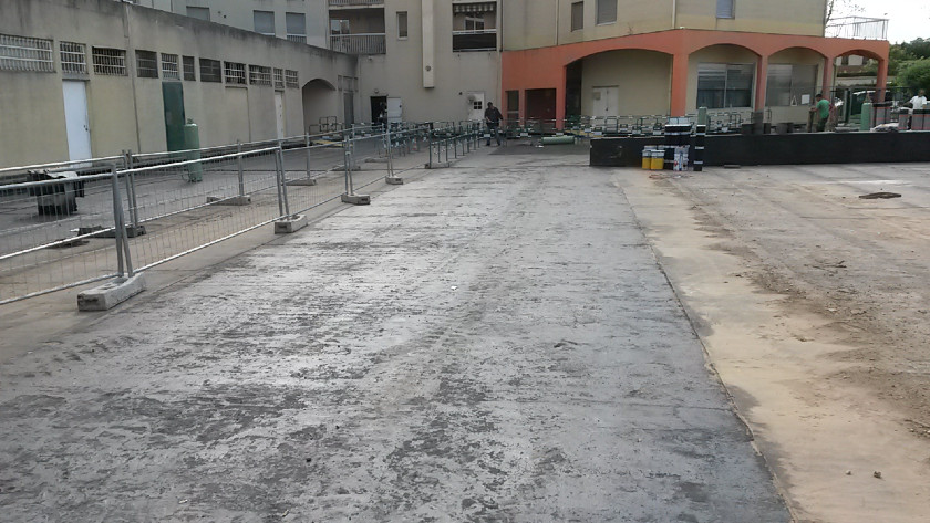 Travaux de réhabilitation du parking de la résidence des Jardins de Bonneveaux, reprise de l’étanchéité du parking souterrain, démolition de l’existant et réaménagement complet des parkings, éclairages et espaces verts